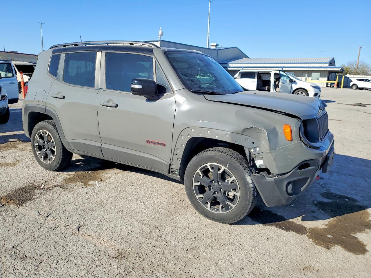 2023 Jeep Renegade Trailhawk - Фото 4