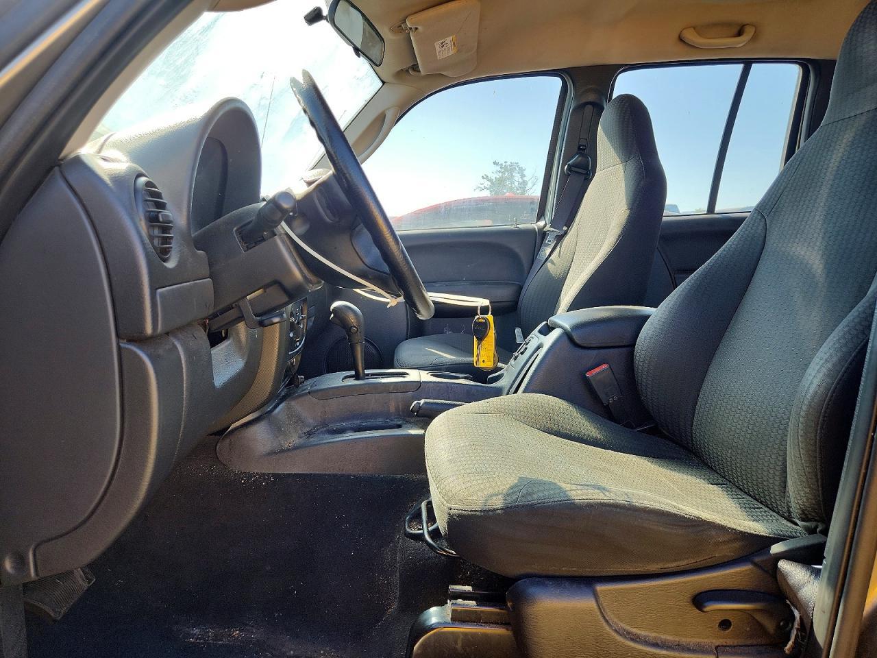 2004 Jeep Liberty Sport - Фото 7