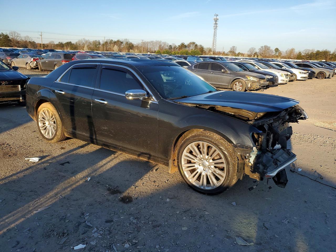 2014 Chrysler 300C - Image 4