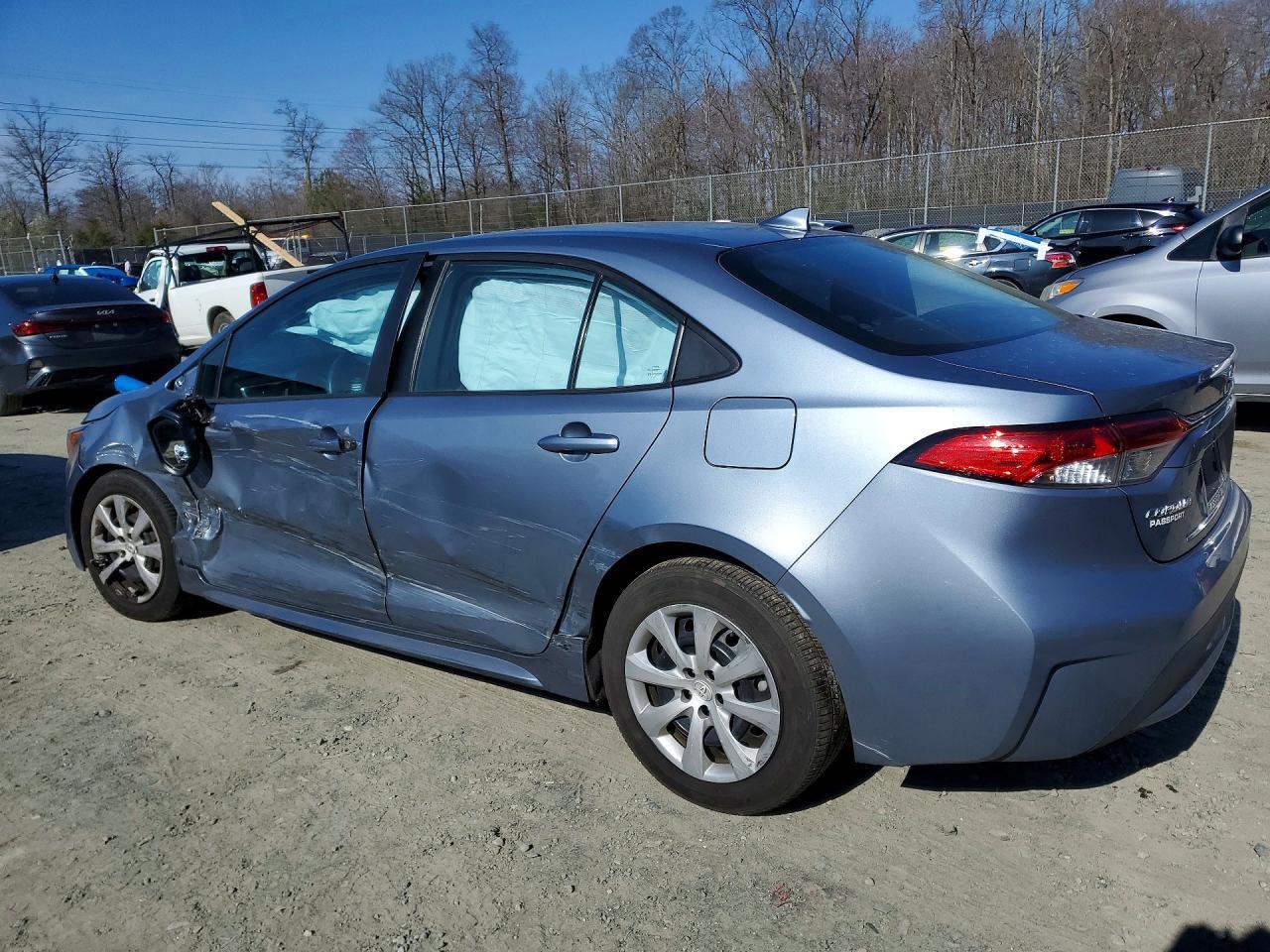 2021 Toyota Corolla Le - Фото 2