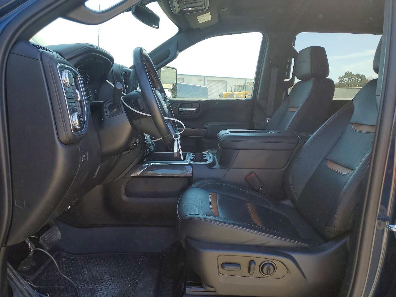 2022 GMC Sierra K3500 At4 - Фото 7