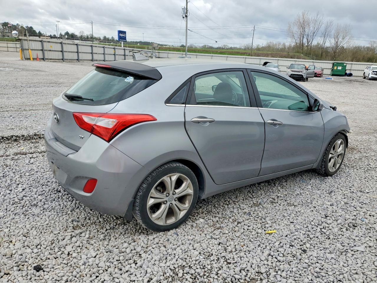 2013 Hyundai Elantra Gt Base - Image 3