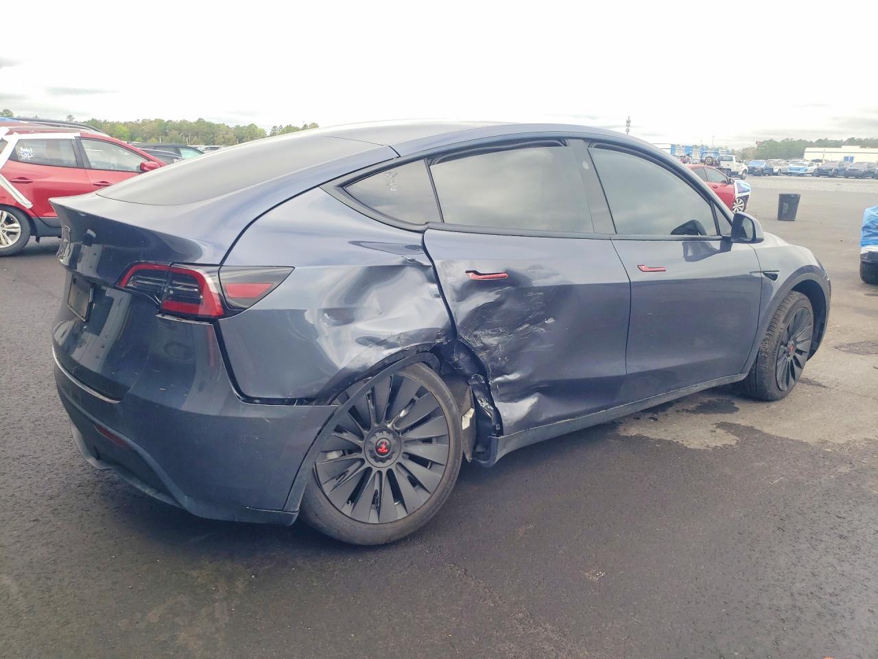 2023 Tesla Model Y - Фото 3
