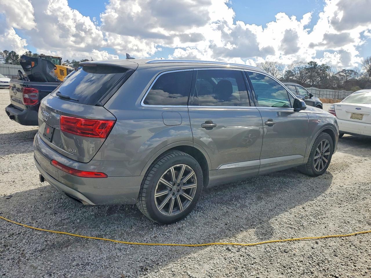 2017 Audi Q7 Premium Plus - Image 3