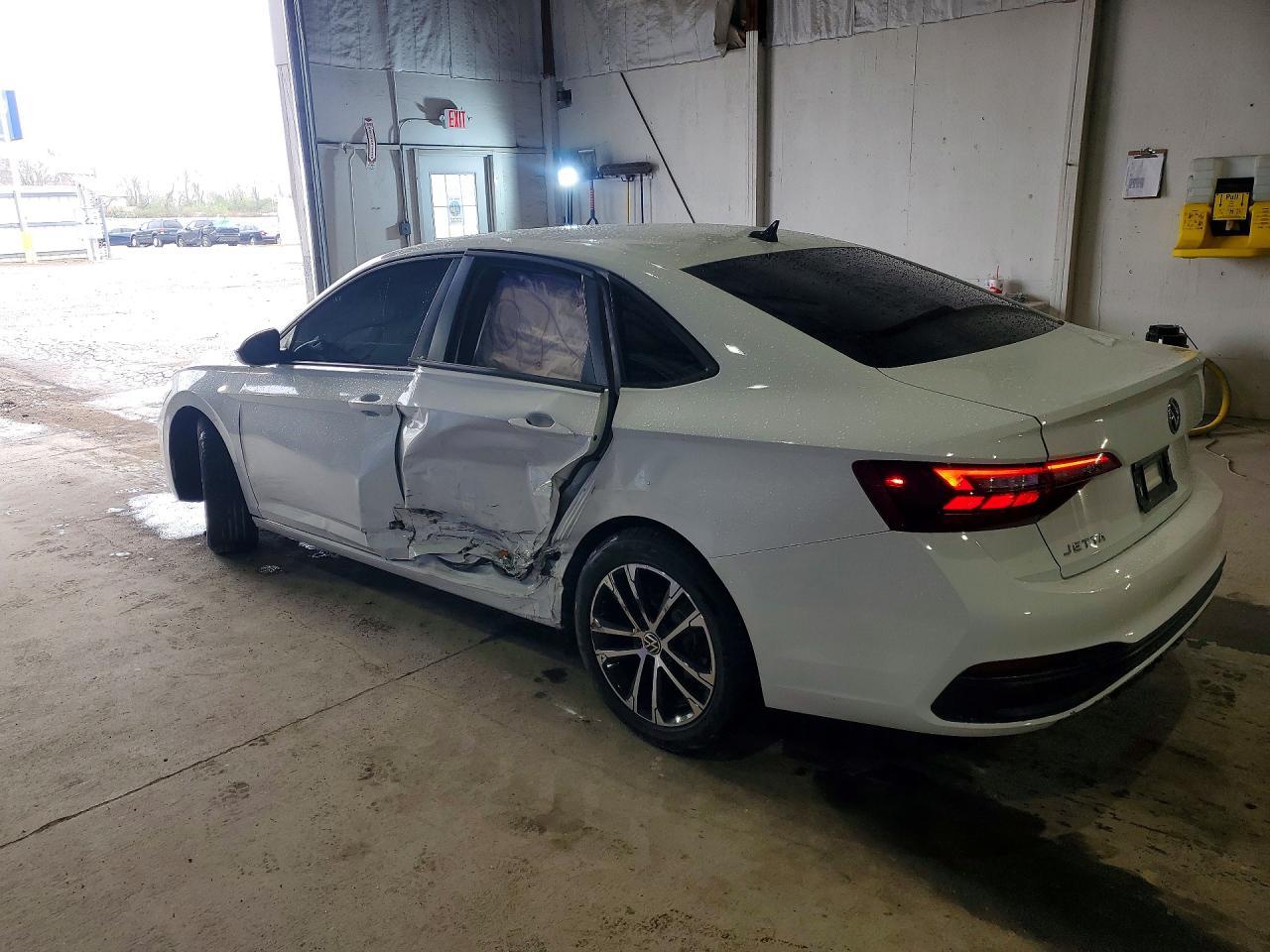 2024 Volkswagen Jetta Sport - Фото 2