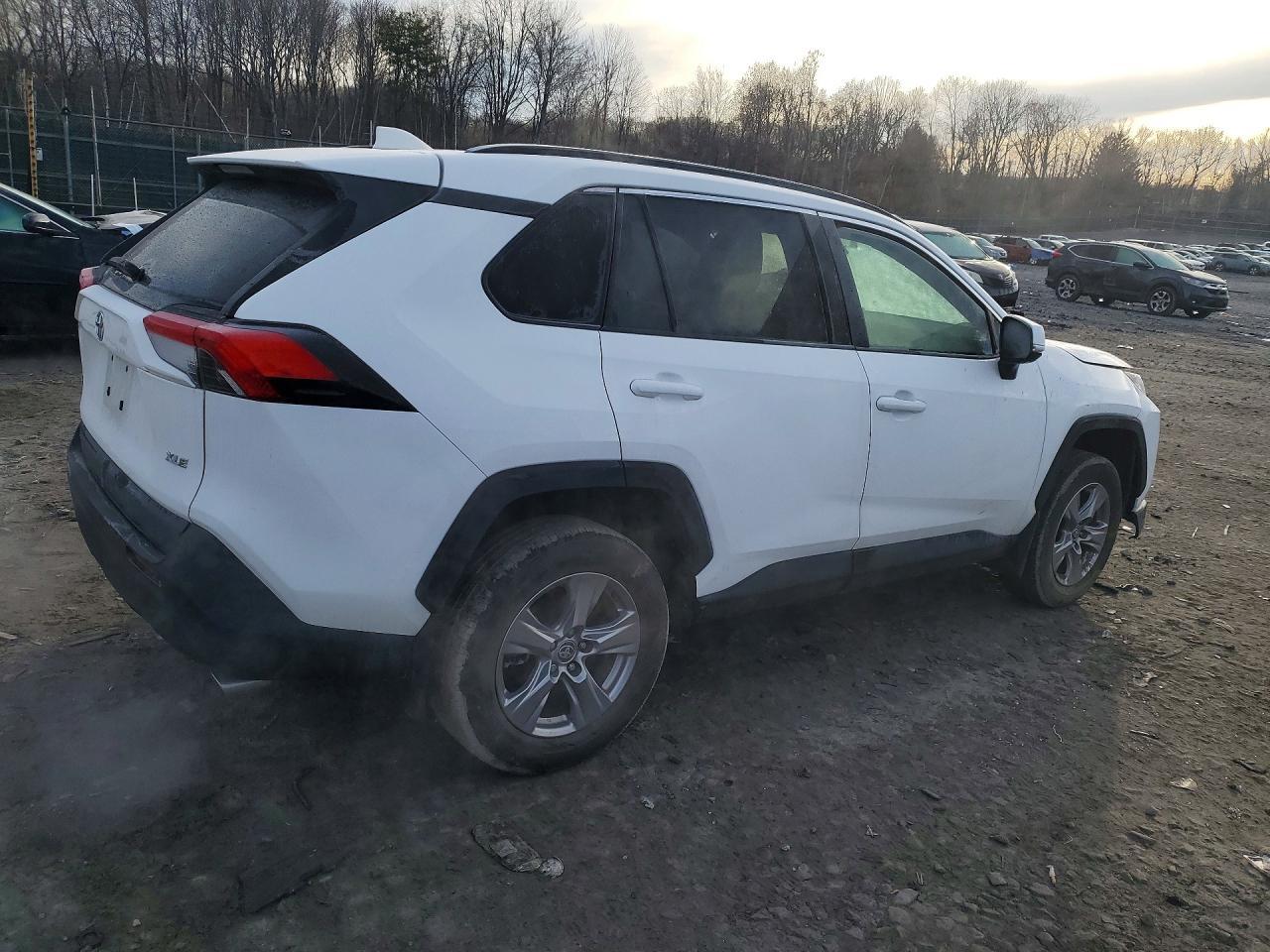 2024 Toyota Rav4 Xle - Image 3