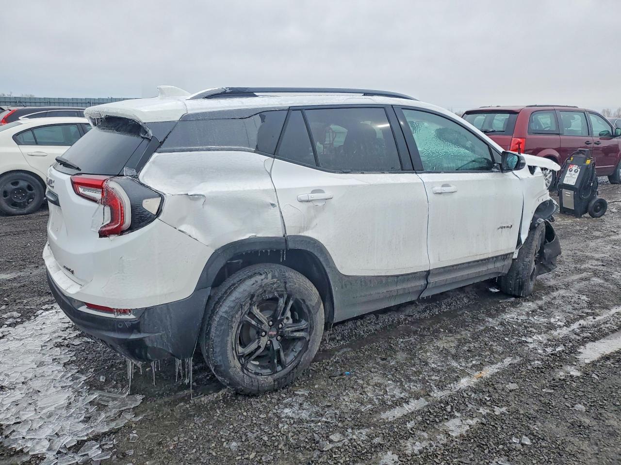 2024 GMC Terrain At4 - Фото 3