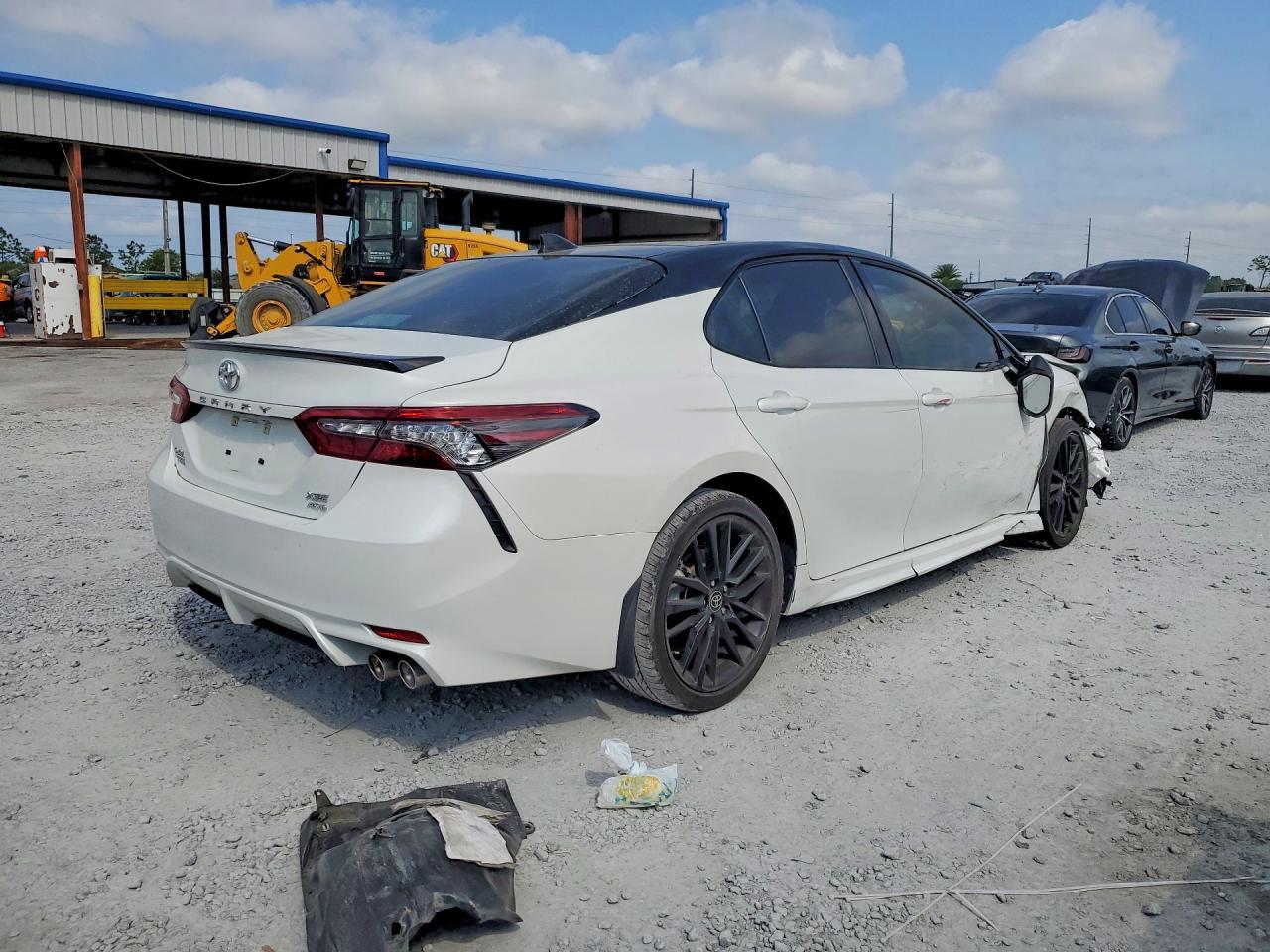 2023 Toyota Camry Xse - Фото 3