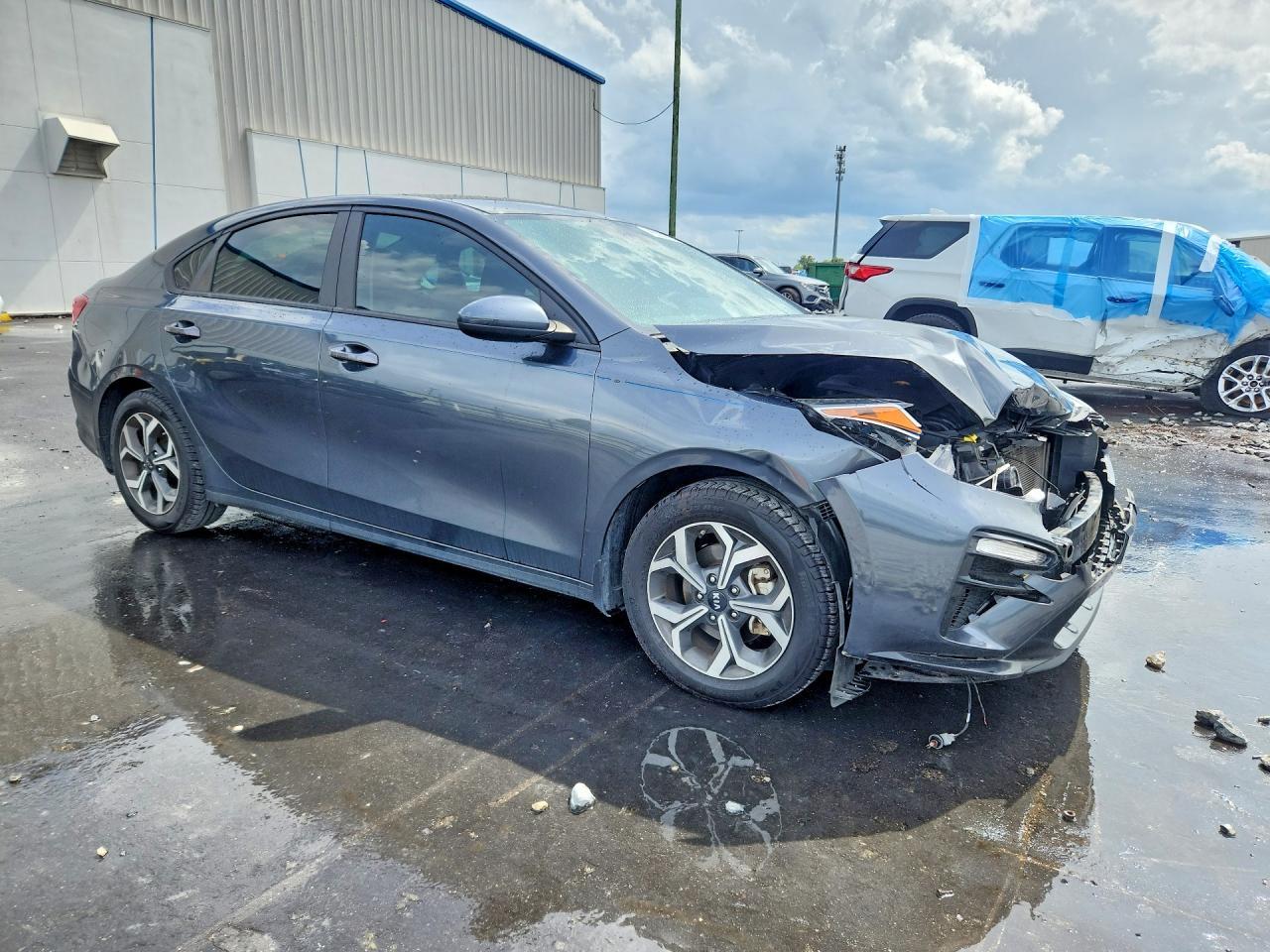 2021 Kia Forte Lxs - Фото 4