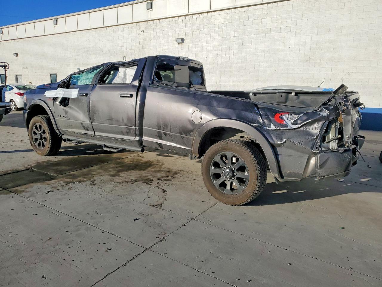 2020 Ram 2500 Laramie - Фото 2