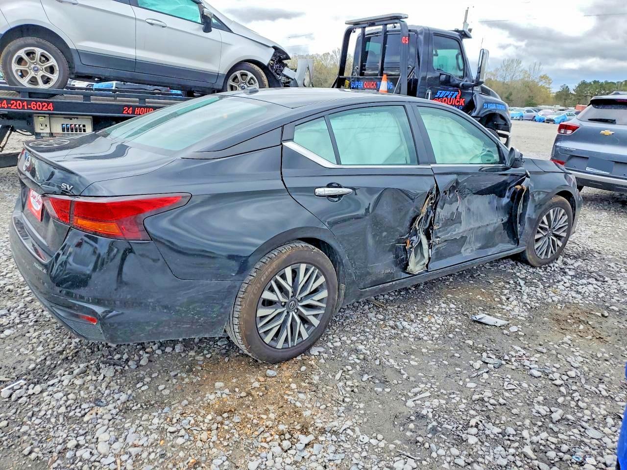2024 Nissan Altima 2.5 Sv - Image 3