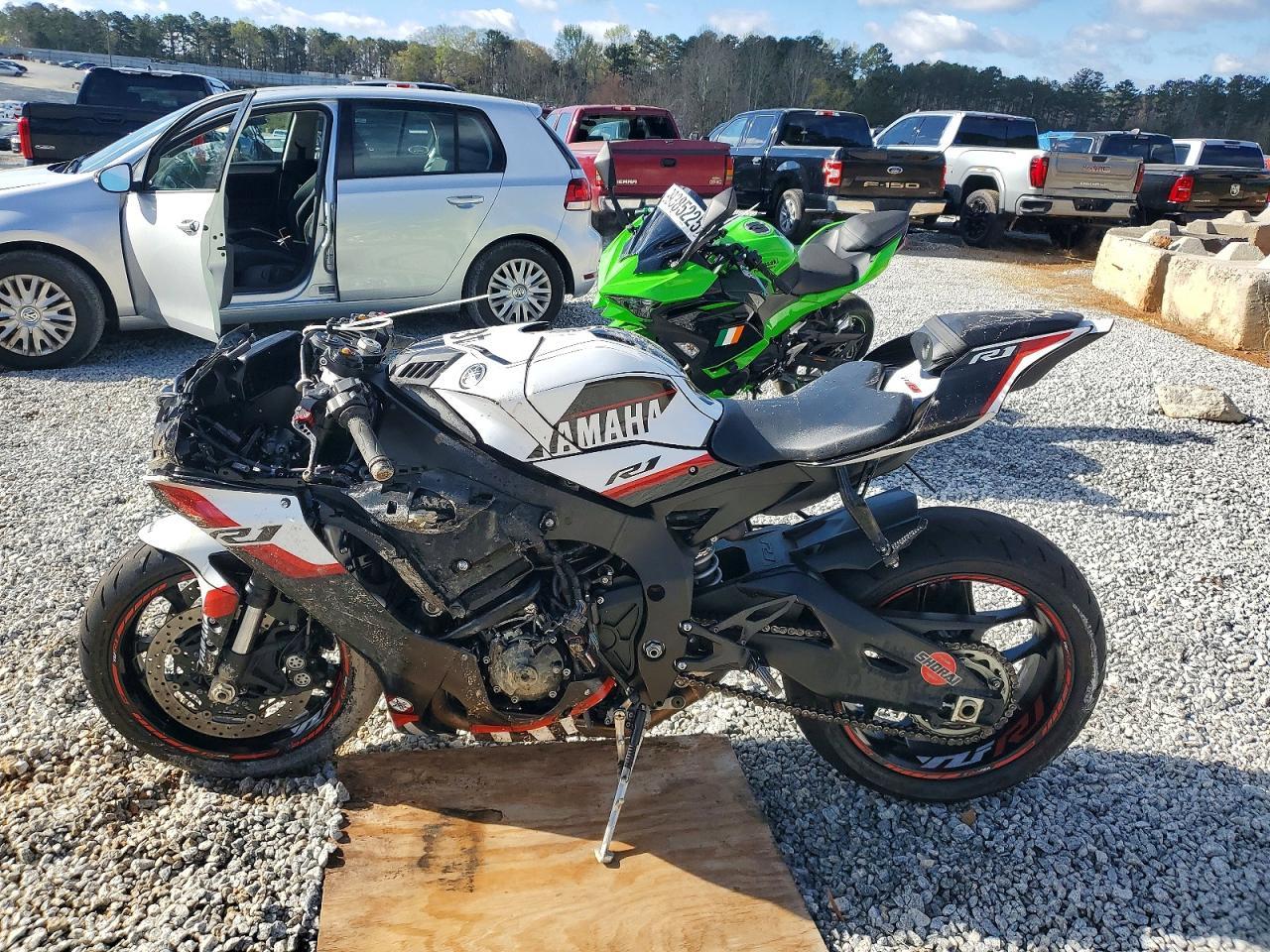 2024 Yama Yzfr1 - Image 3