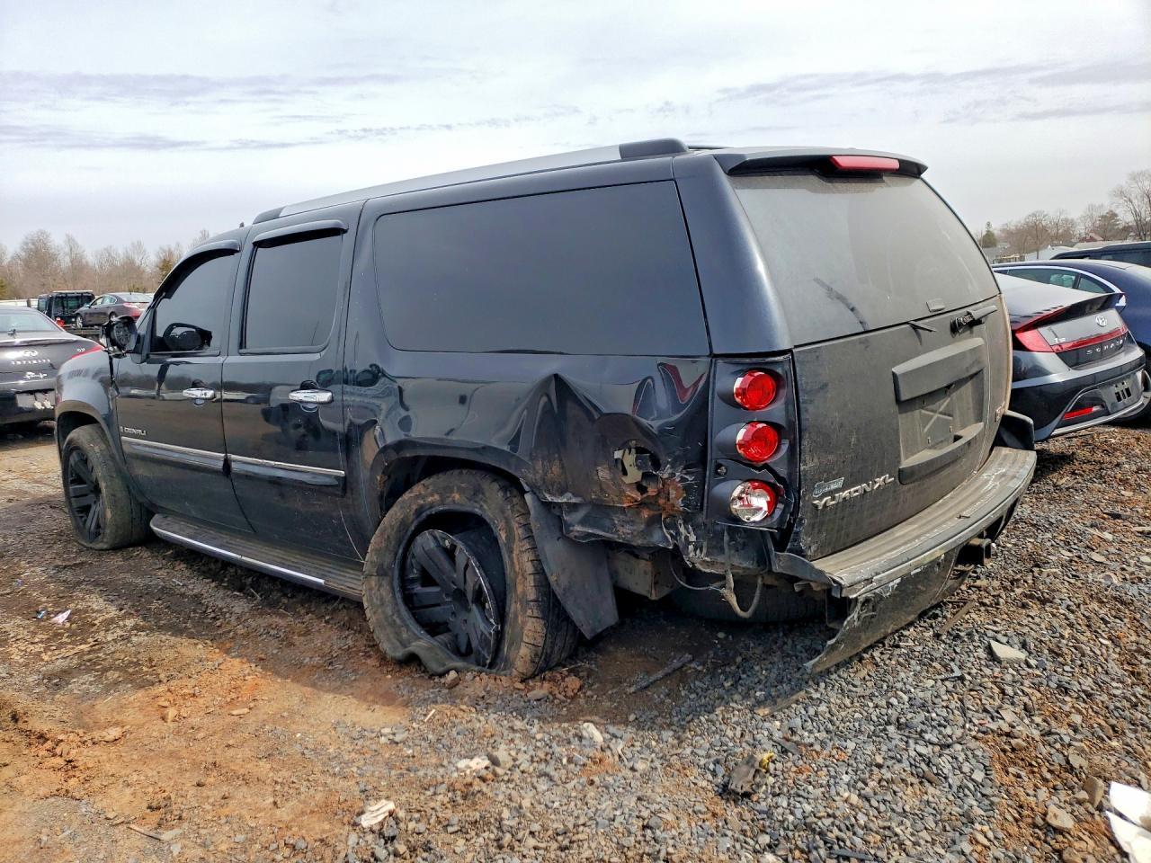 2007 GMC Yukon Denali Awd - Фото 2