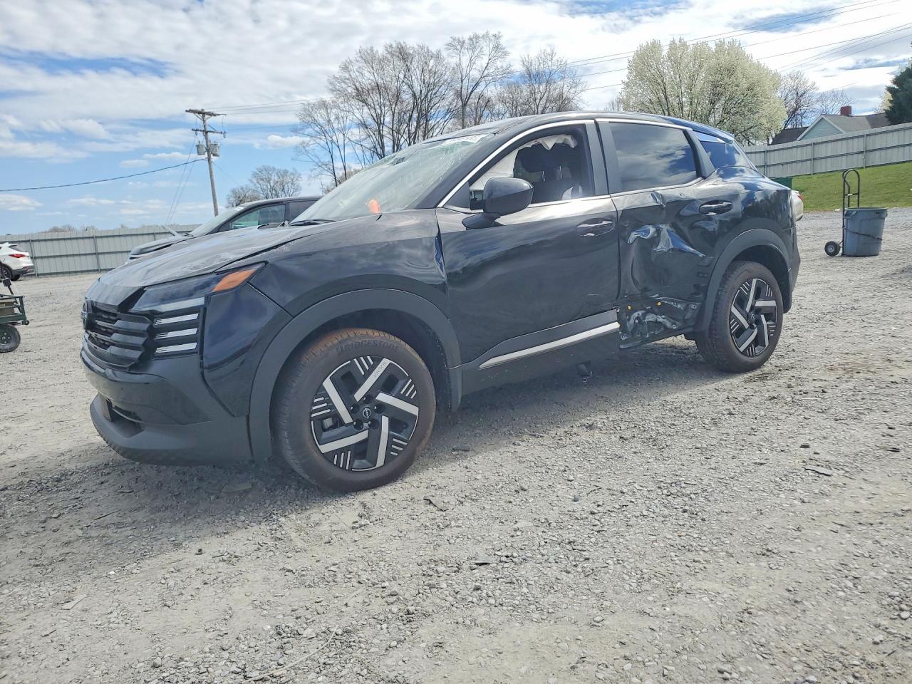 2025 Nissan Kicks Sv