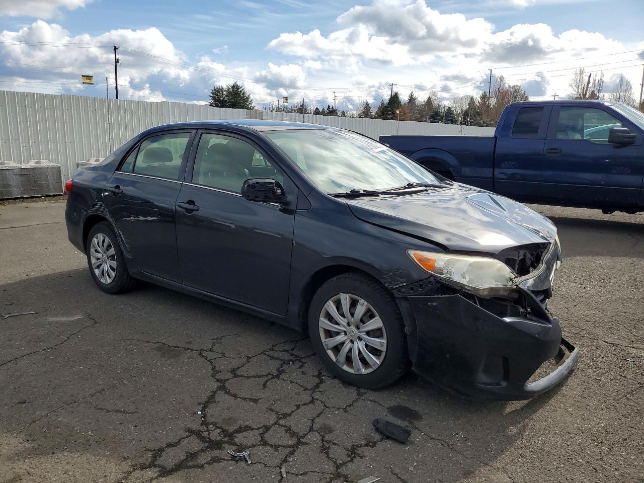2013 Toyota Corolla Le - Фото 4