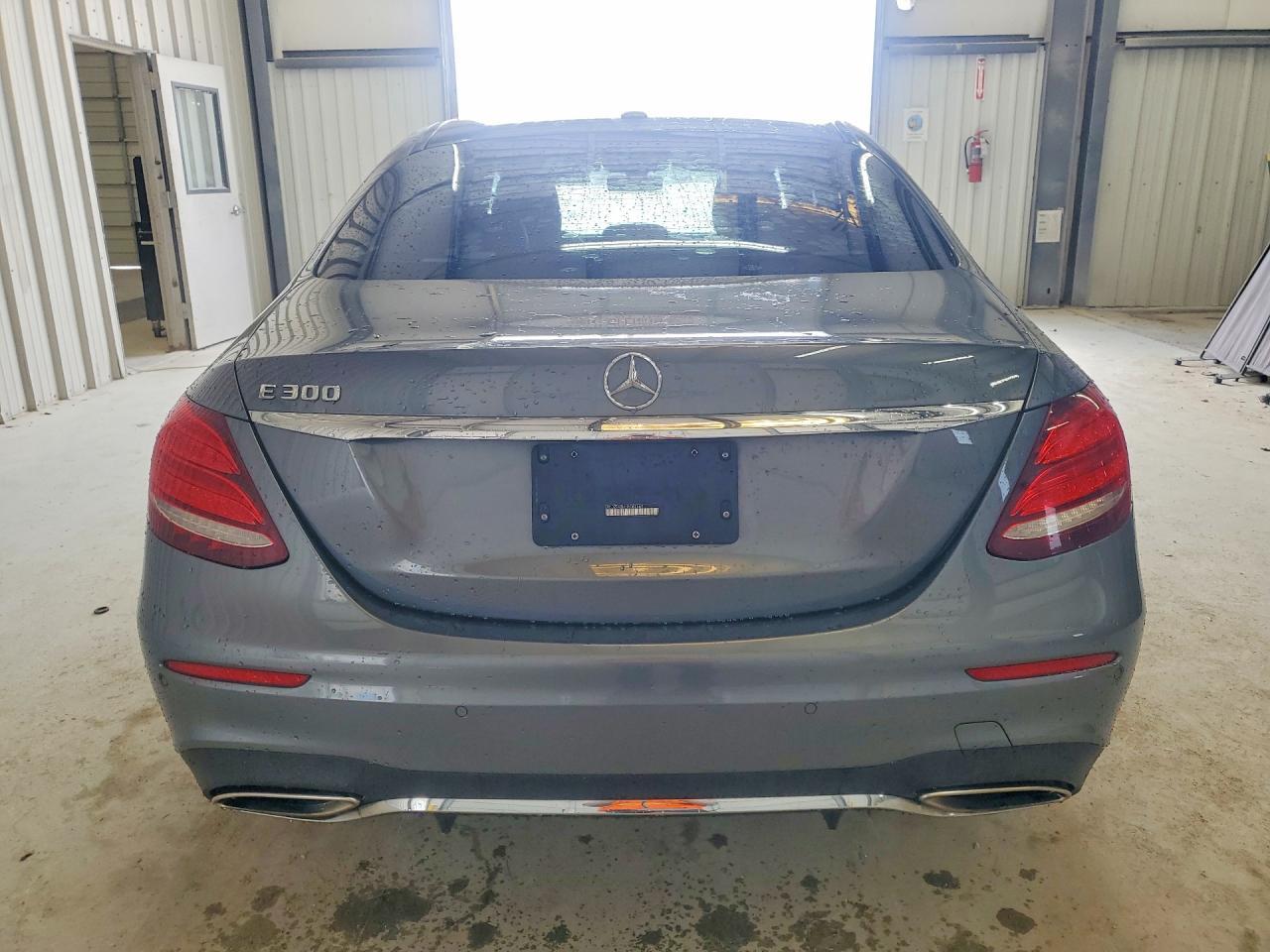 2017 Mercedes-Benz E 300 - Фото 6