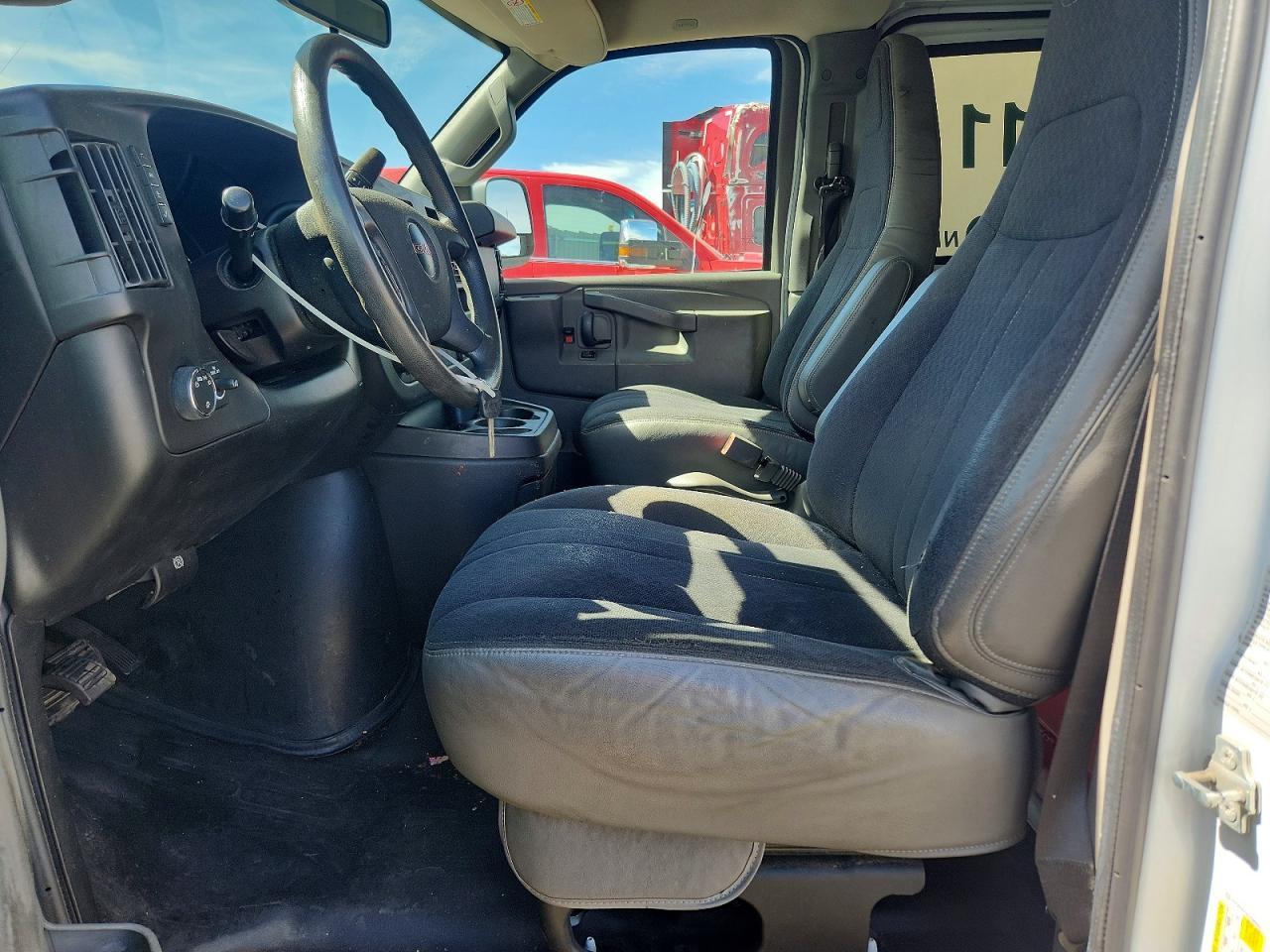 2018 GMC Savana 2500 Cargo Delivery Van - Фото 7