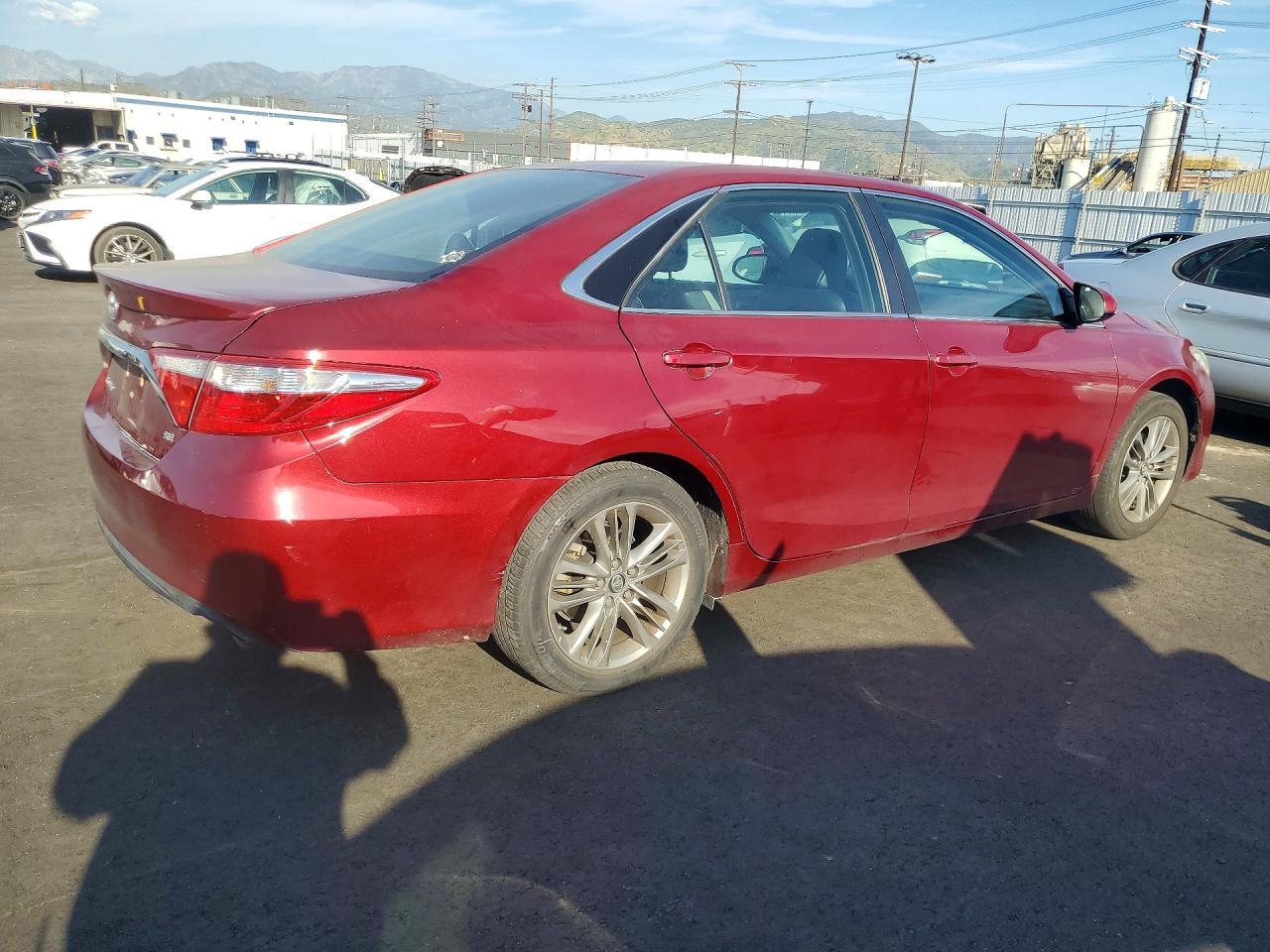 2016 Toyota Camry Se - Image 3