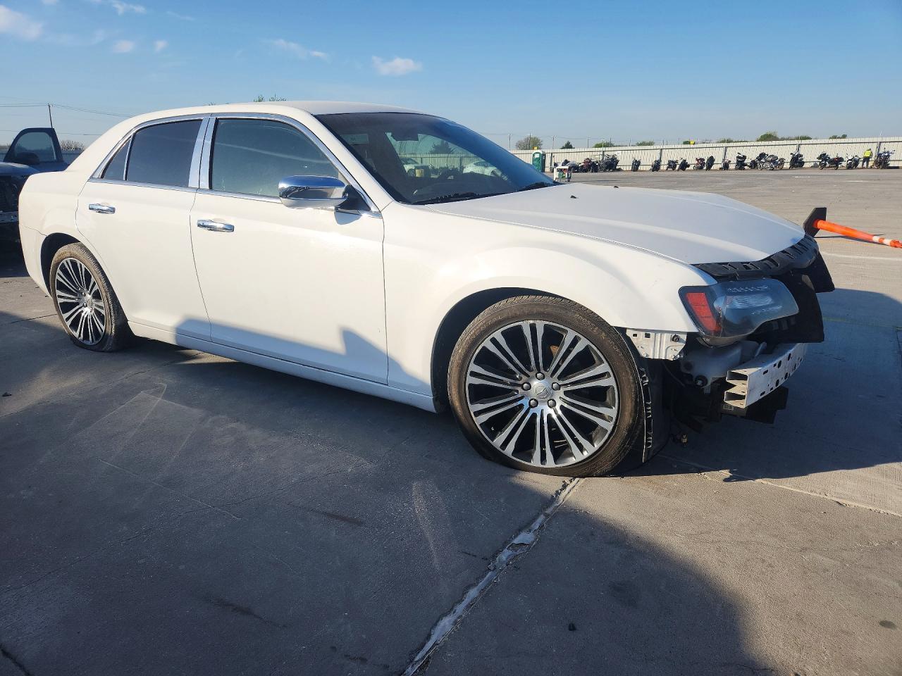 2012 Chrysler 300 - Фото 4
