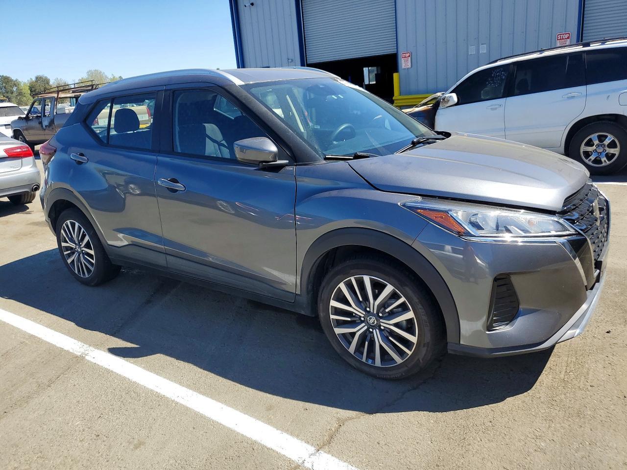 2021 Nissan Kicks Sv - Image 4