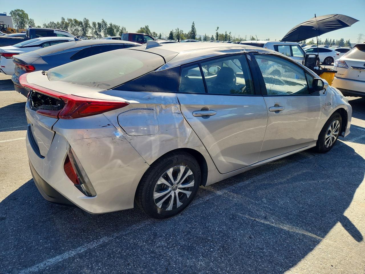 2021 Toyota Prius Prime Le - Фото 3