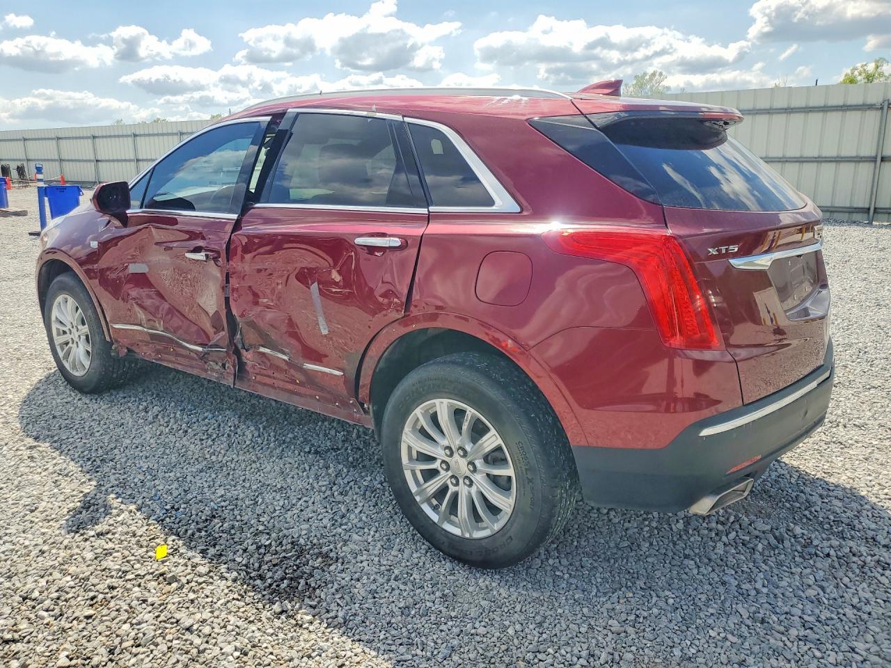 2018 Cadillac Xt5 - Image 2