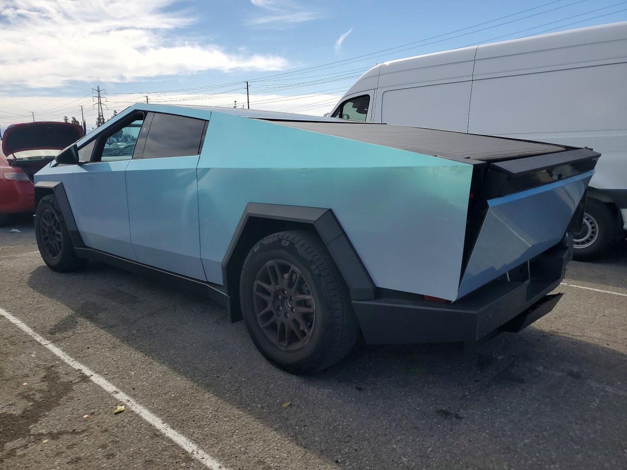 2024 Tesla Cybertruck - Фото 2