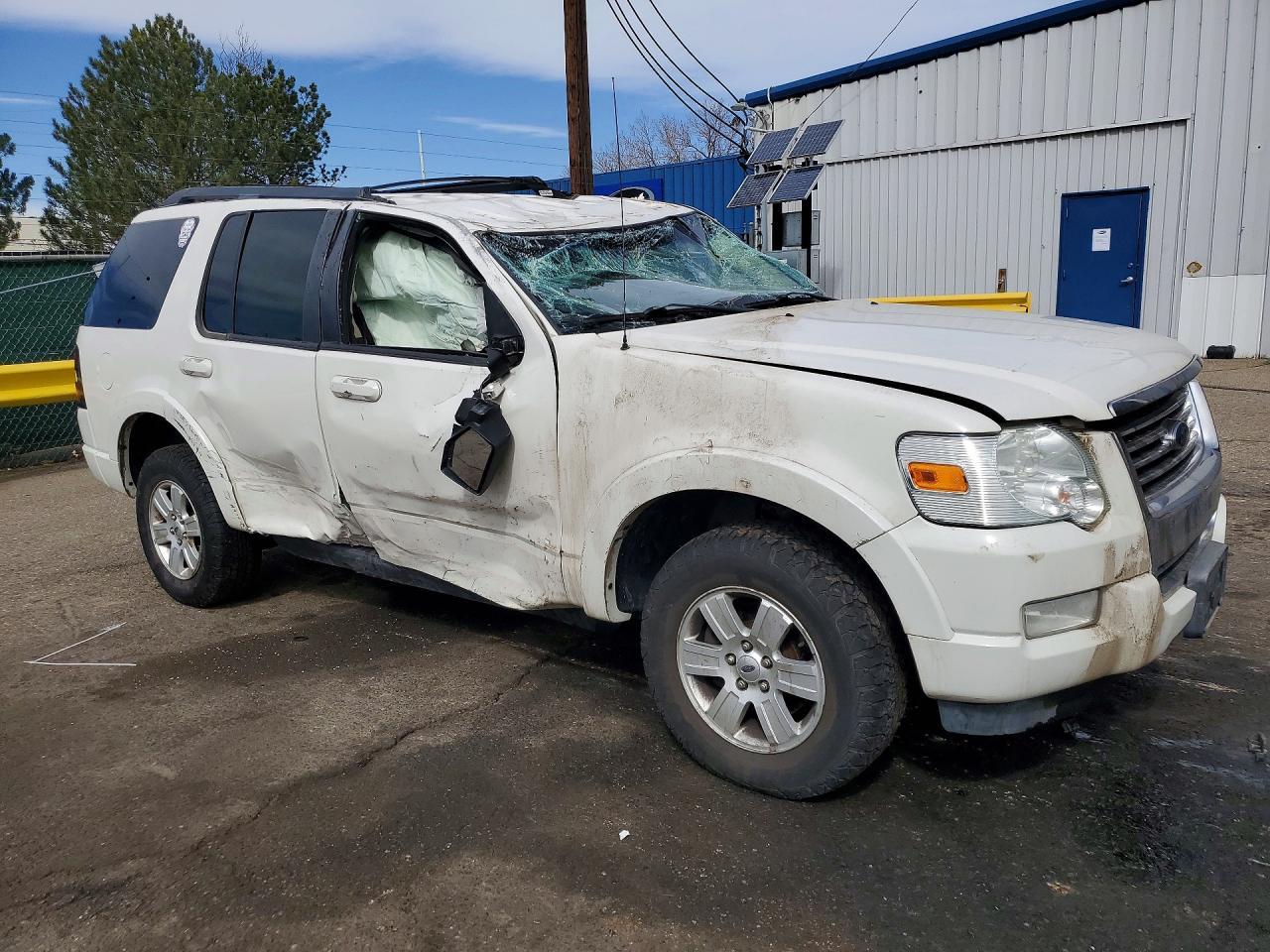 2010 Ford Explorer Xlt - Image 4