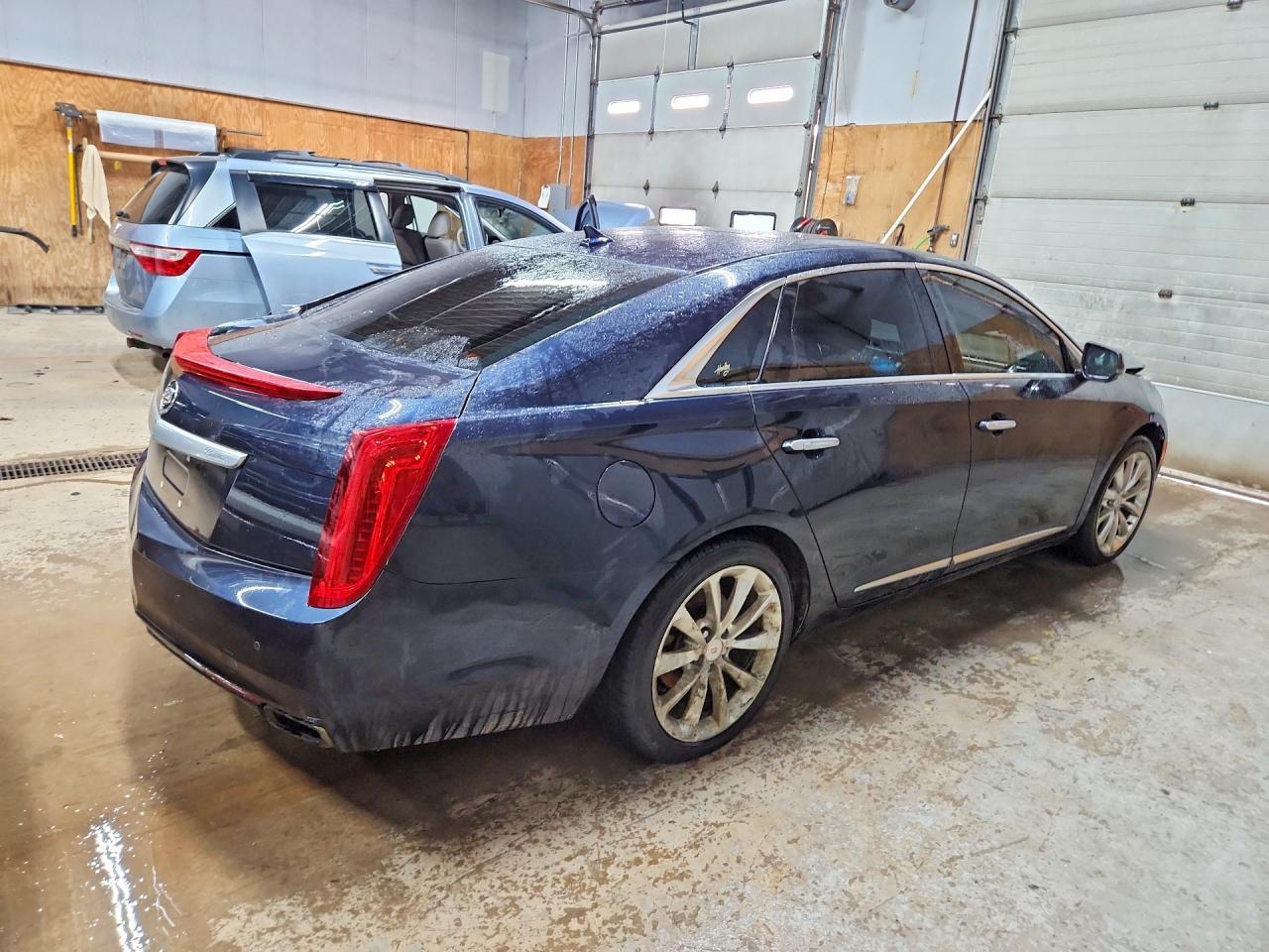 2014 Cadillac Xts Luxury Collection - Image 3
