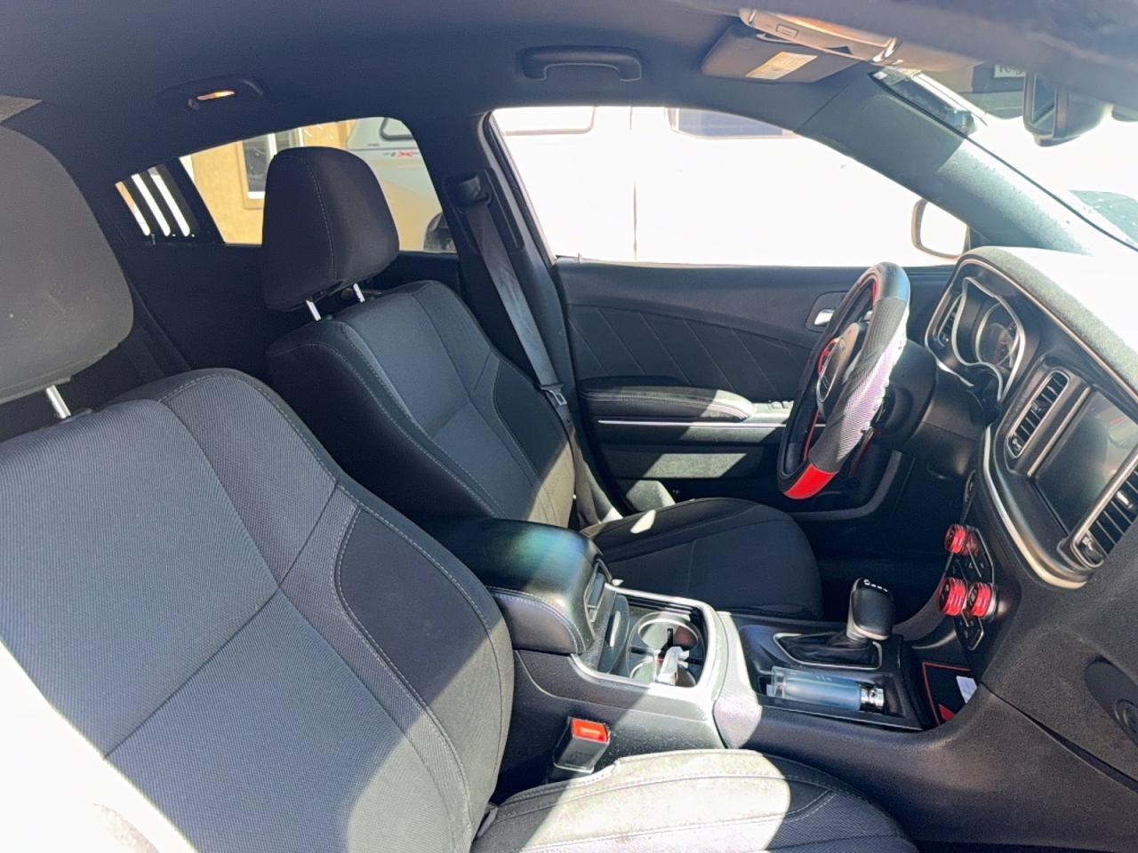 2015 Dodge Charger R - Image 5