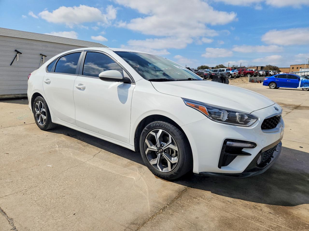 2021 Kia Forte Lxs - Image 4
