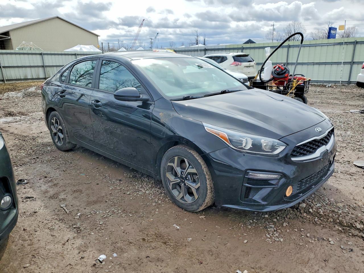 2021 Kia Forte Lxs - Фото 4