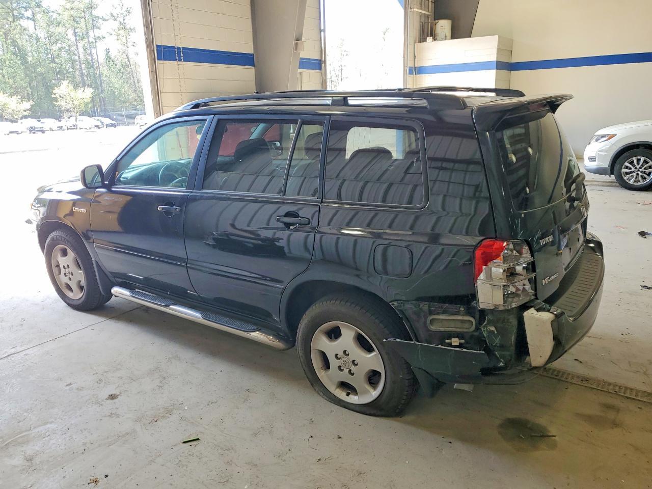 2006 Toyota Highlander Limited - Image 2