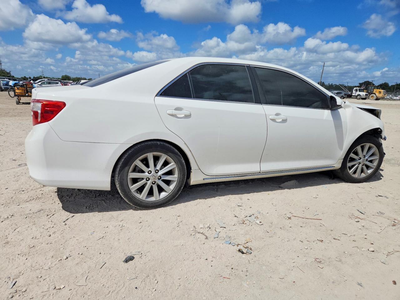 2012 Toyota Camry Xle - Фото 3