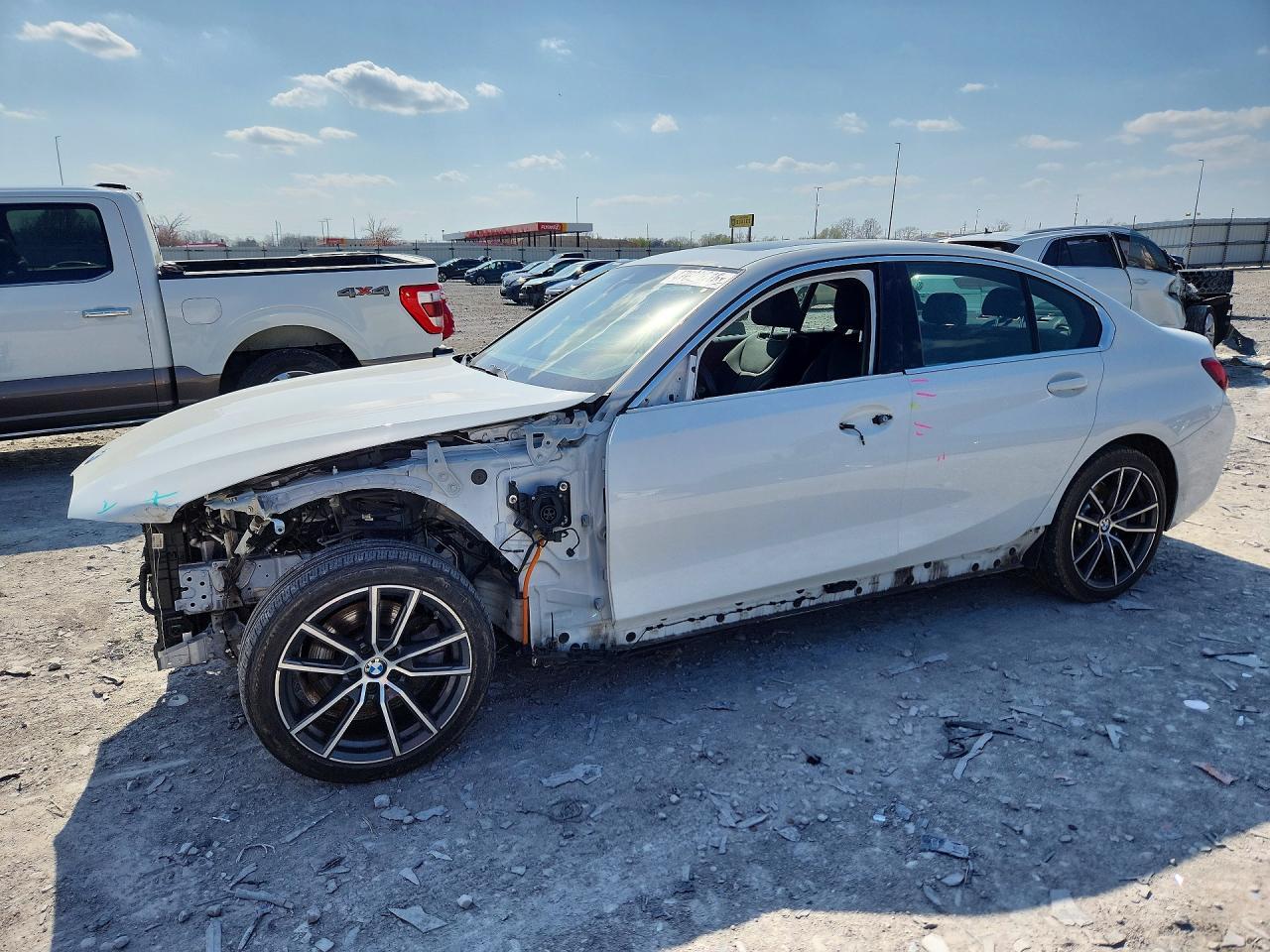 2021 BMW 330Xe