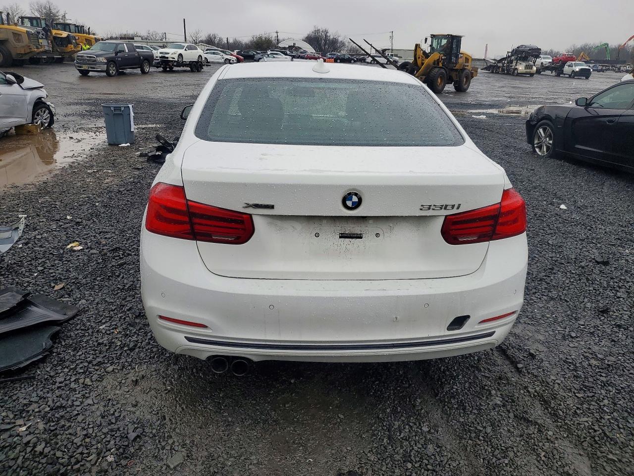2017 BMW 330 Xi - Image 6