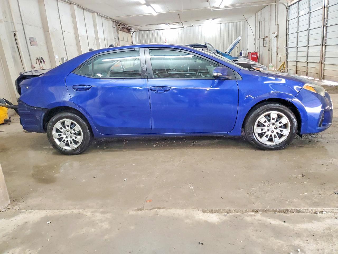 2016 Toyota Corolla S - Фото 3