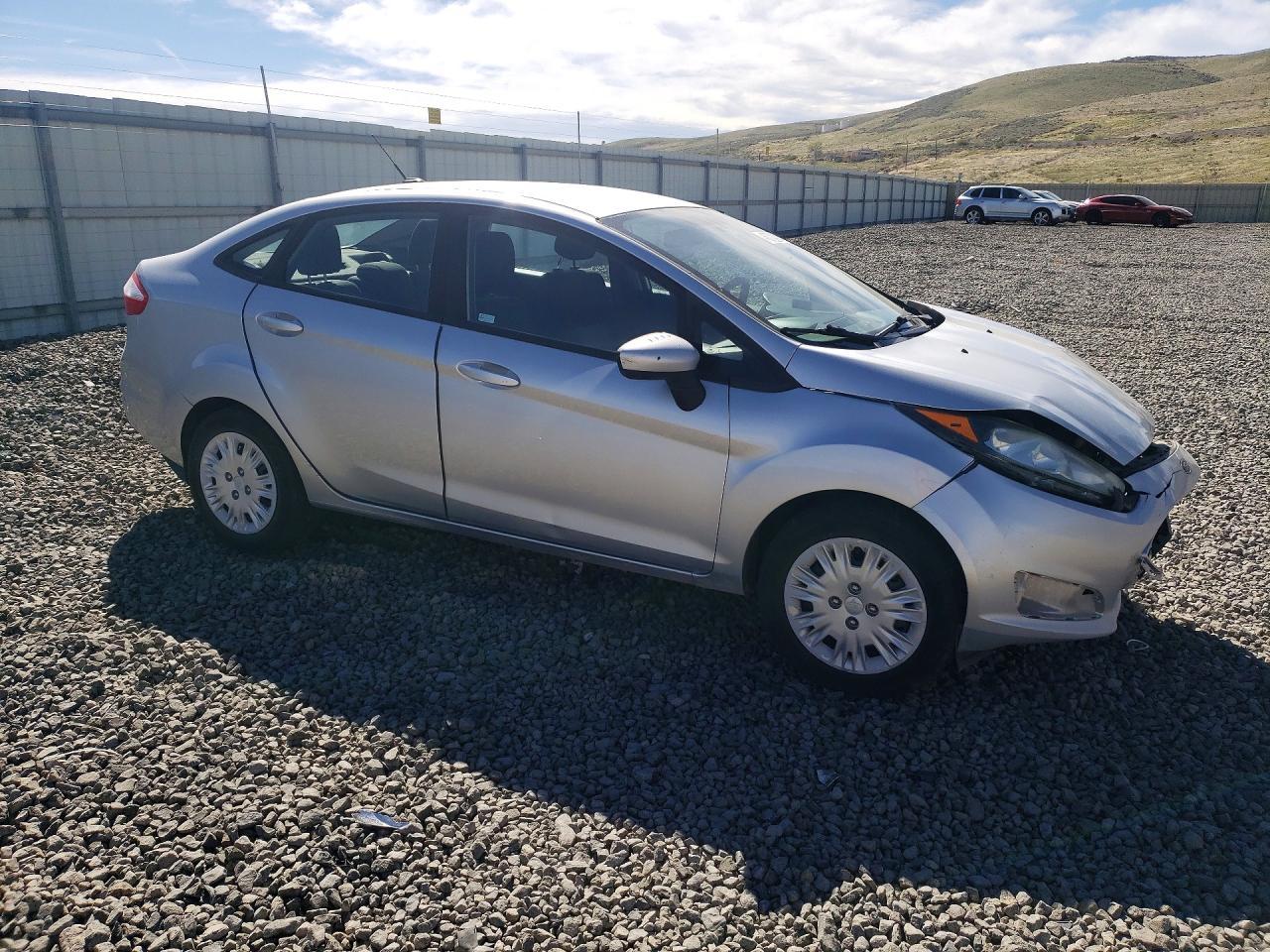 2016 Ford Fiesta S - Фото 4