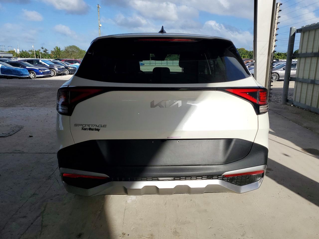 2025 Kia Sportage Lx - Image 6