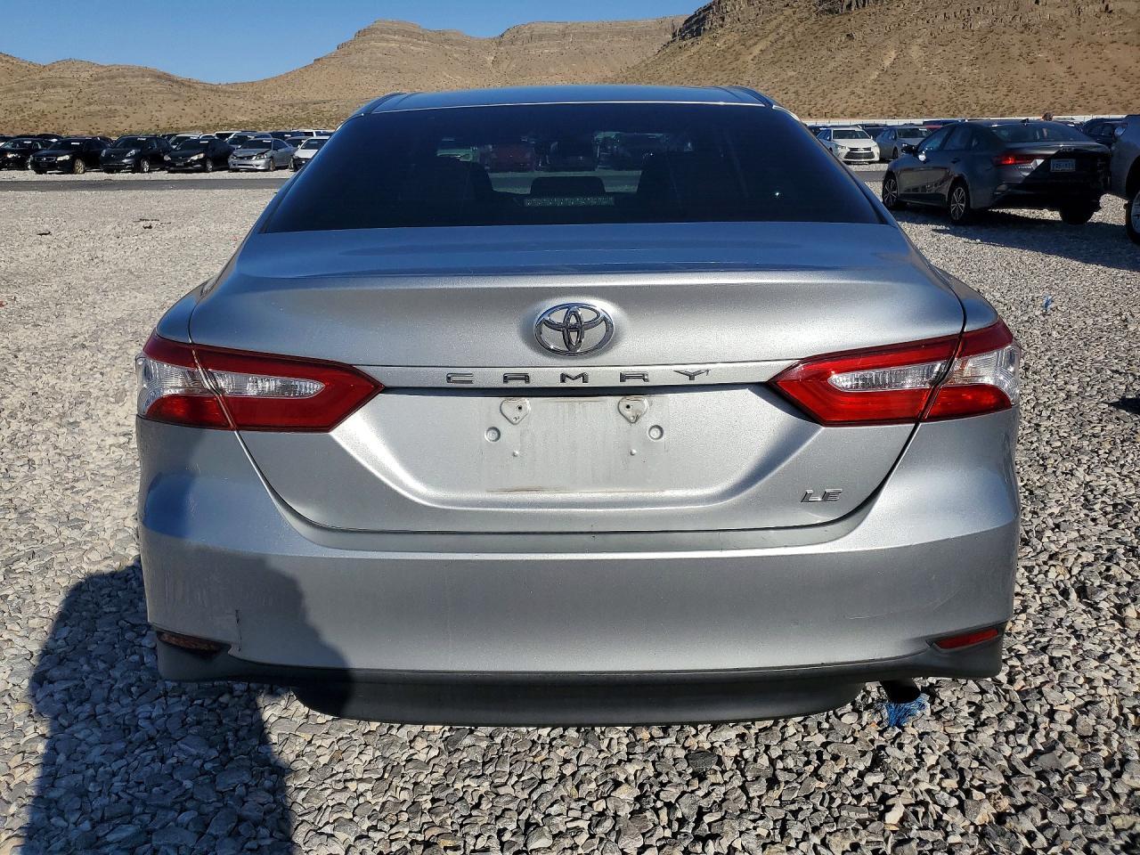 2018 Toyota Camry Le - Фото 6