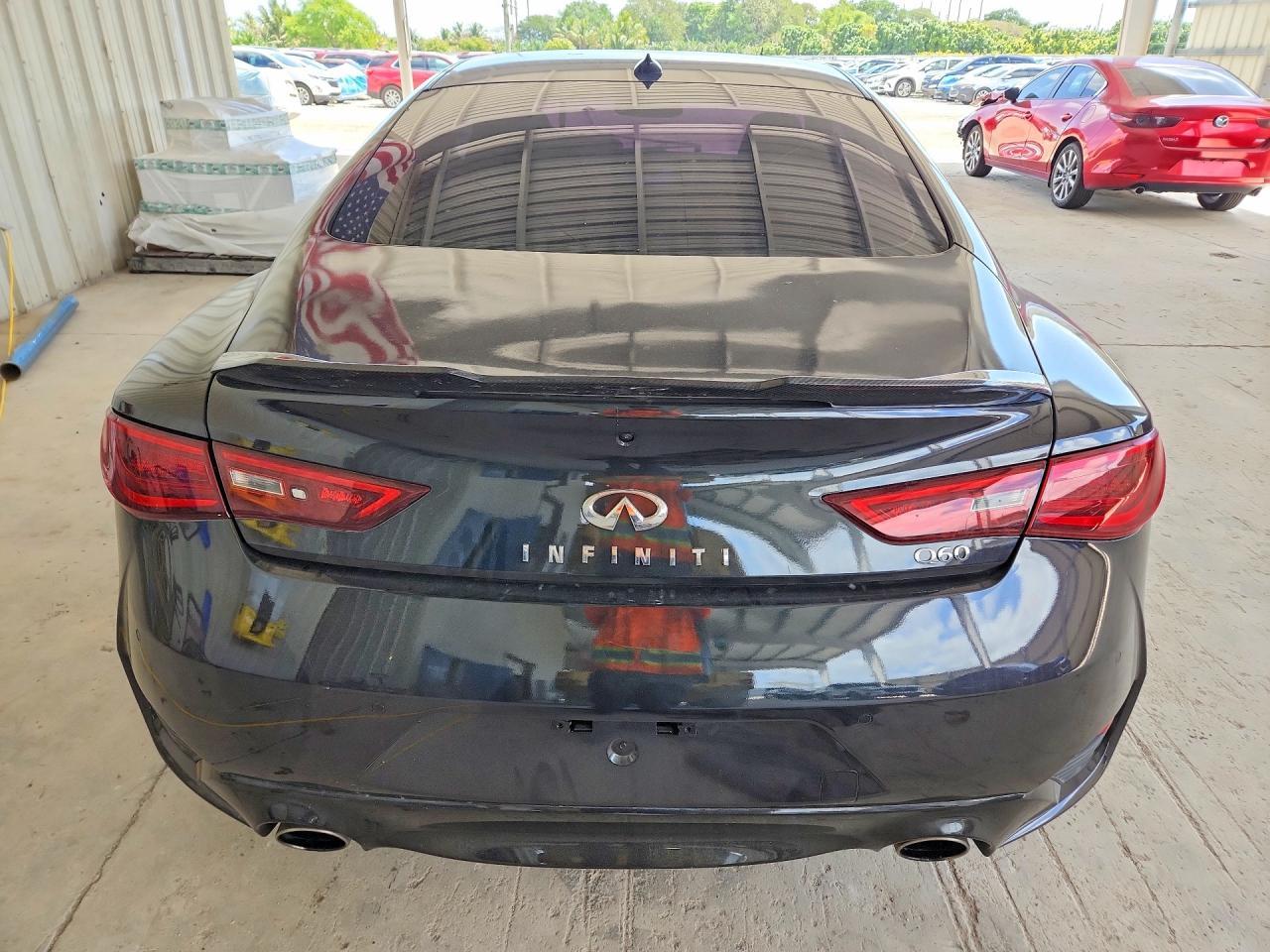 2017 Infiniti Q60 3.0T Premium - Фото 6