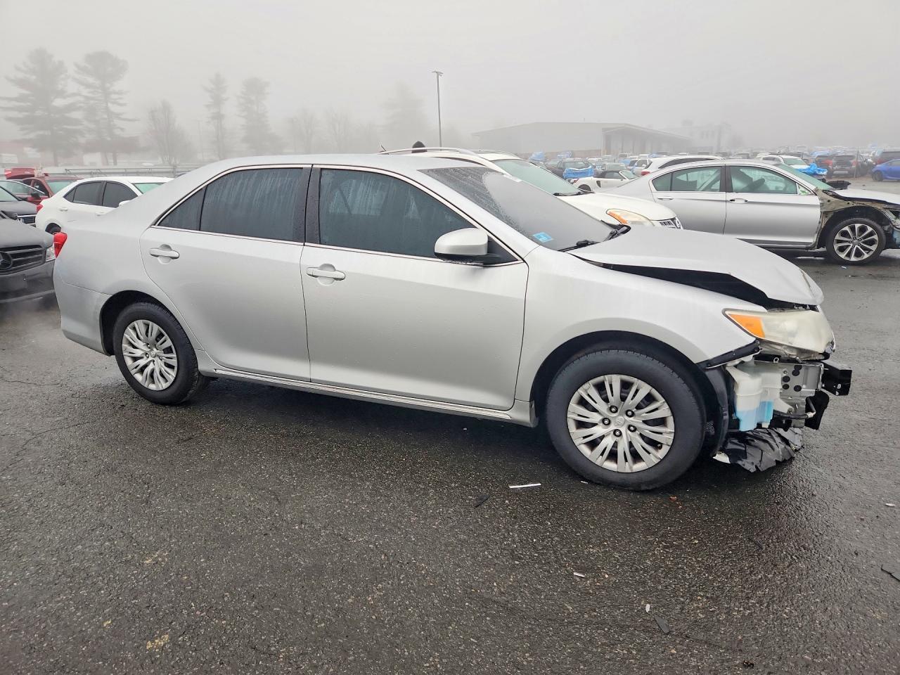 2013 Toyota Camry Le - Фото 4