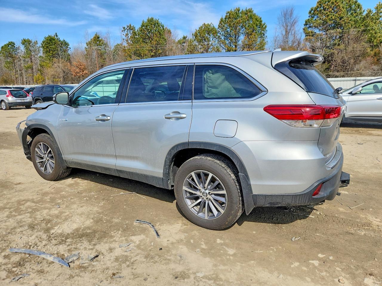 2019 Toyota Highlander Hybrid Xle - Image 2
