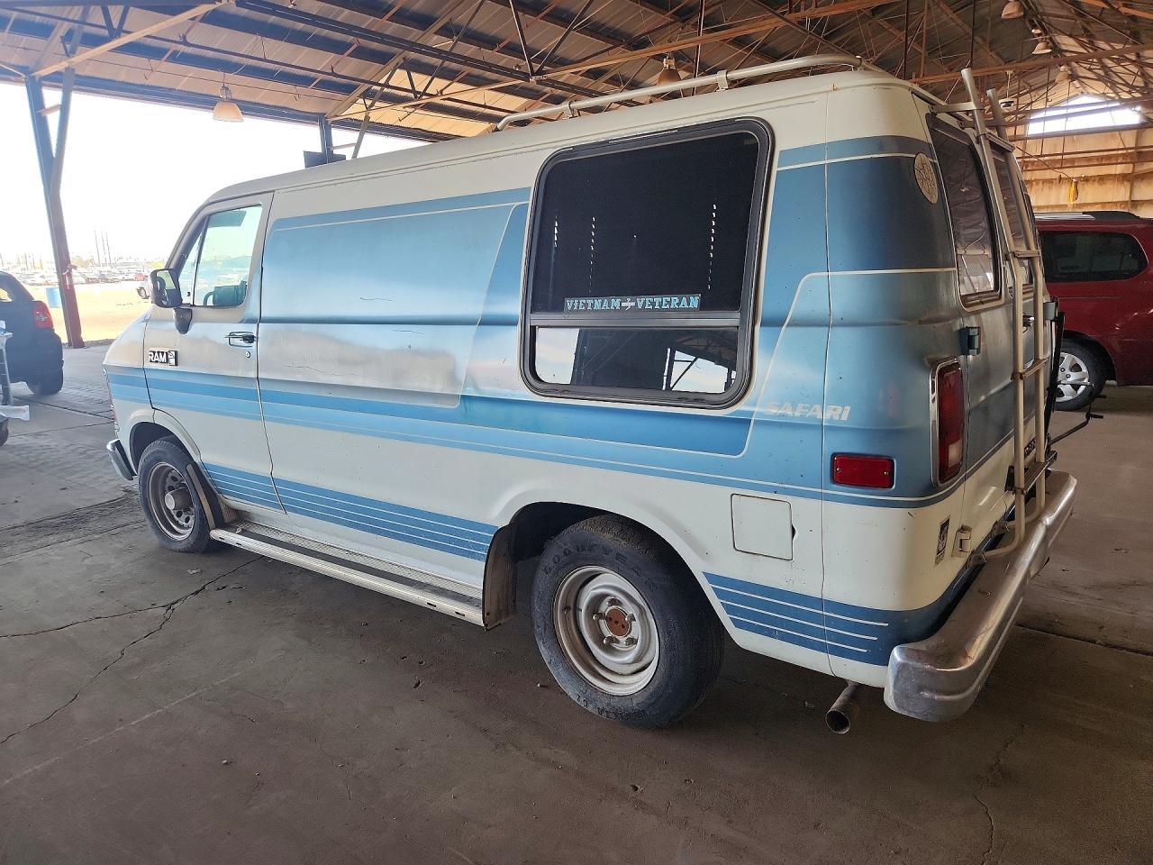 1990 Dodge Ram Van B150 - Image 2