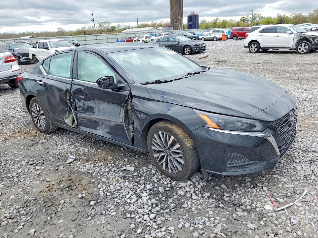 2024 Nissan Altima 2.5 Sv - Image 4