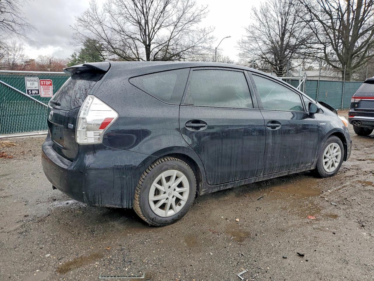 2012 Toyota Prius V Three - Фото 3