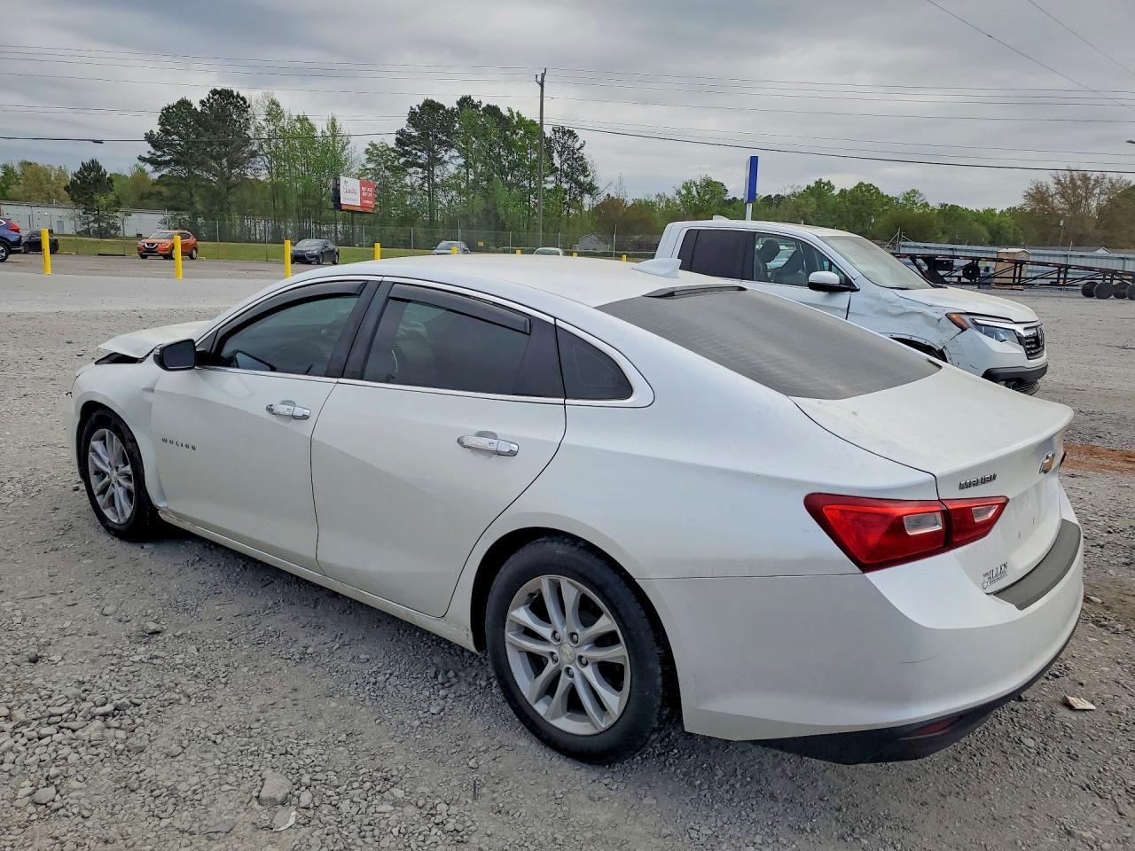 2017 Chevrolet Malibu Lt - Фото 2