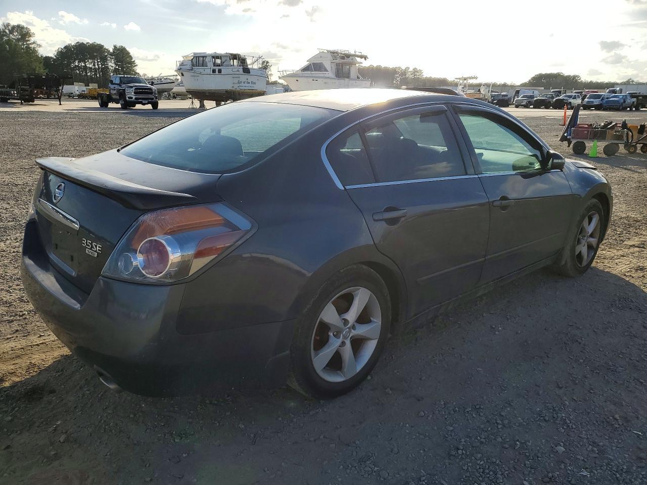 2007 Nissan Altima 3.5 Se - Image 3