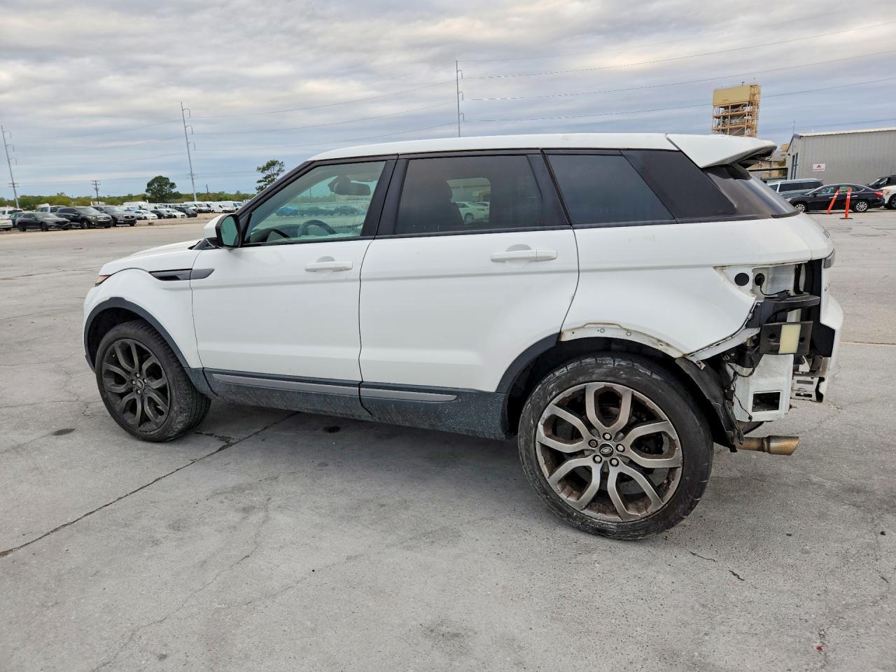 2015 Land Rover Range Rover Evoque Pure Premium - Image 2