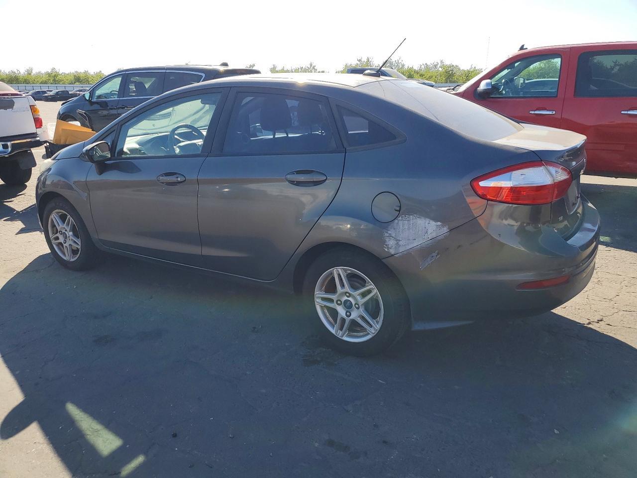 2017 Ford Fiesta Se - Image 2